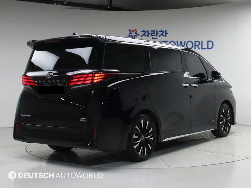 Toyota Alphard — photo 02