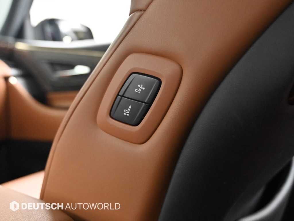 Toyota Alphard — photo 07