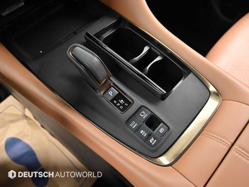 Toyota Alphard — photo 09
