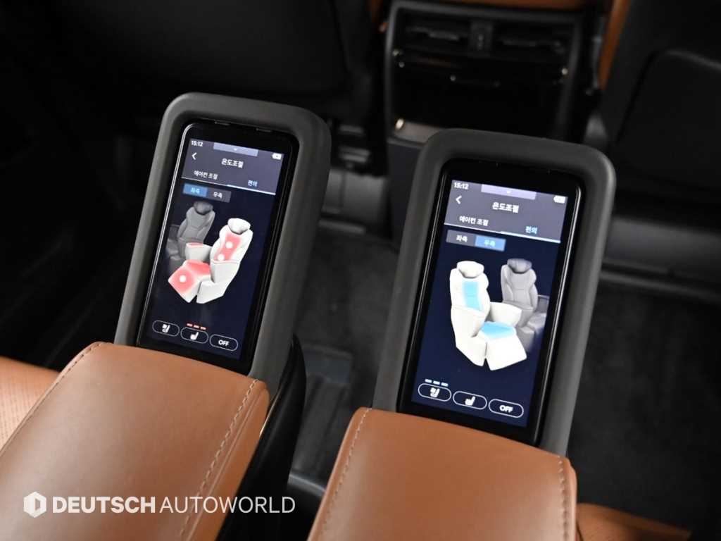 Toyota Alphard — photo 16