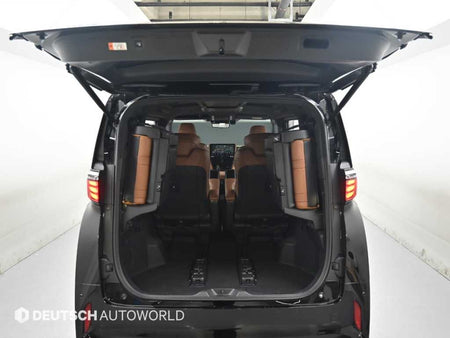Toyota Alphard — photo 19