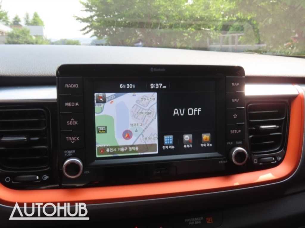 Kia Stonic — photo 08