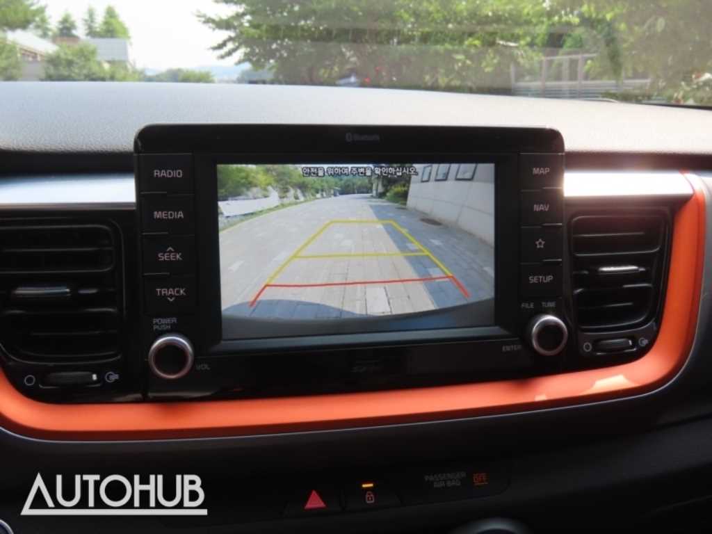 Kia Stonic — photo 09