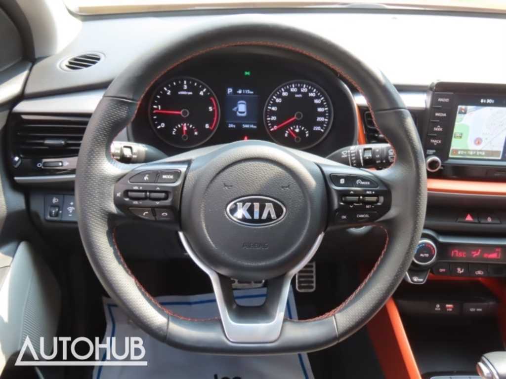 Kia Stonic — photo 15