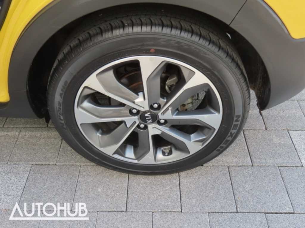 Kia Stonic — photo 17