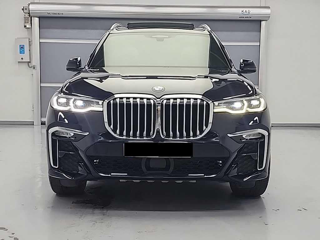 BMW X7 — photo 03