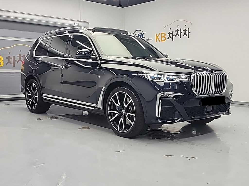 BMW X7 — photo 05