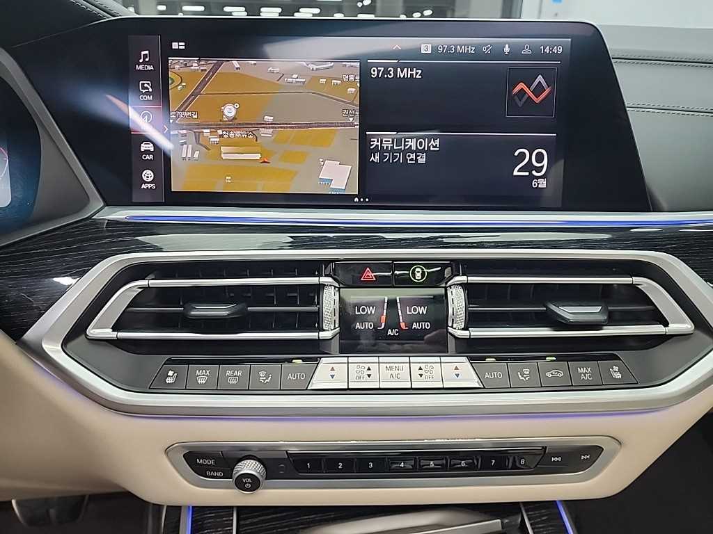 BMW X7 — photo 11