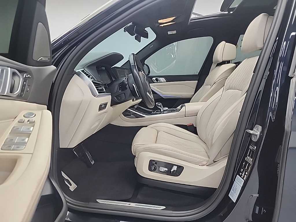 BMW X7 — photo 12
