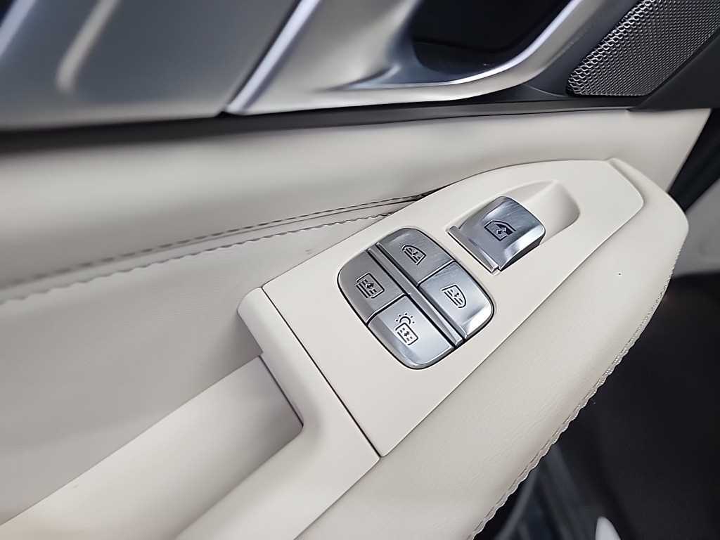 BMW X7 — photo 16