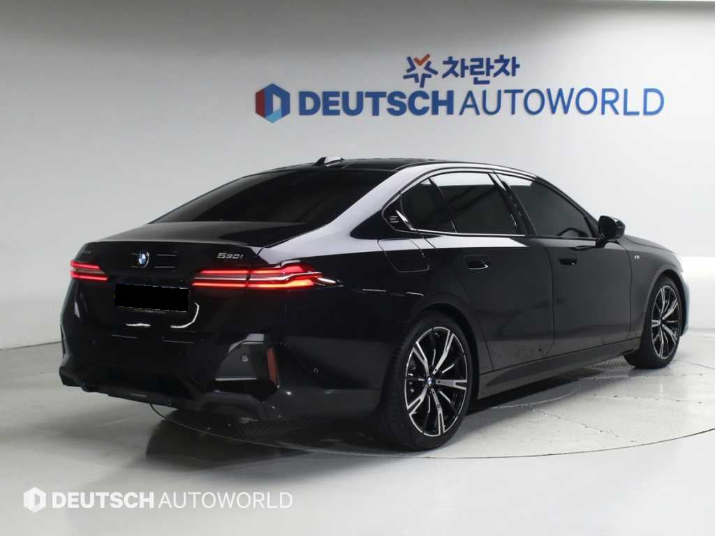 BMW 5-Series — photo 02