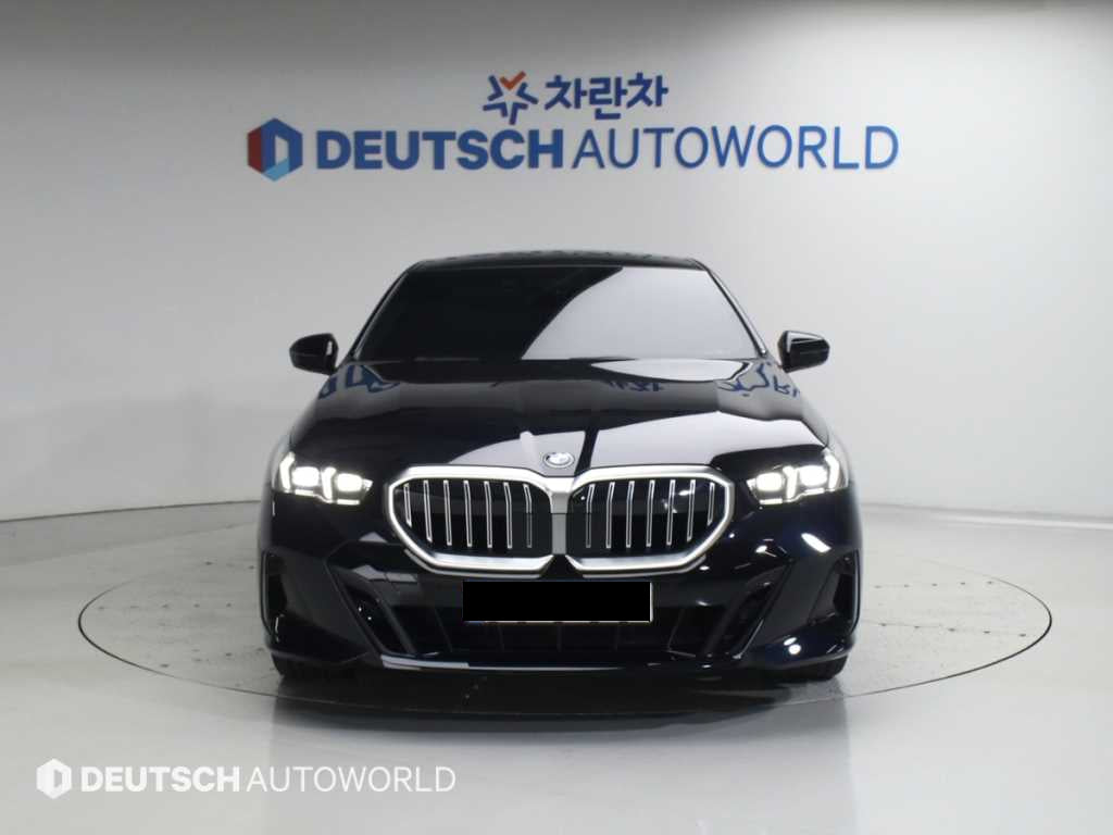 BMW 5-Series — photo 03