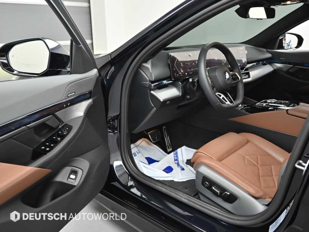BMW 5-Series — photo 11