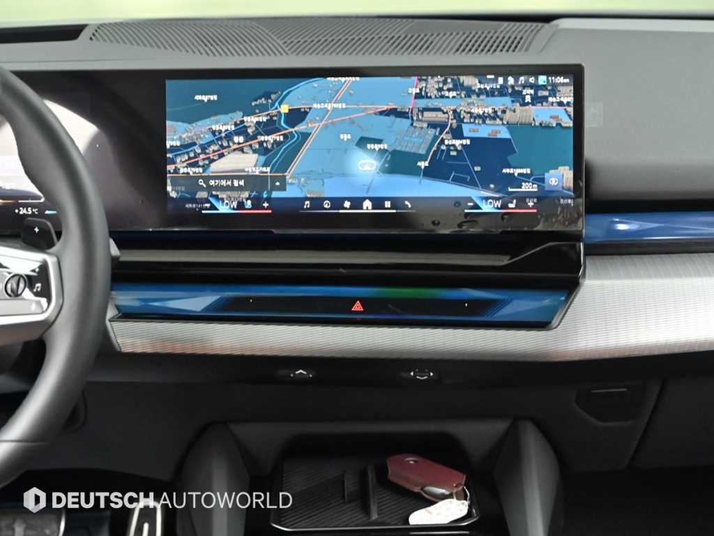 BMW 5-Series — photo 14