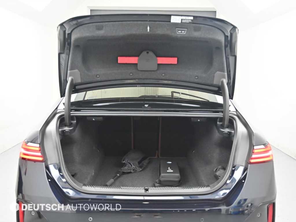 BMW 5-Series — photo 19