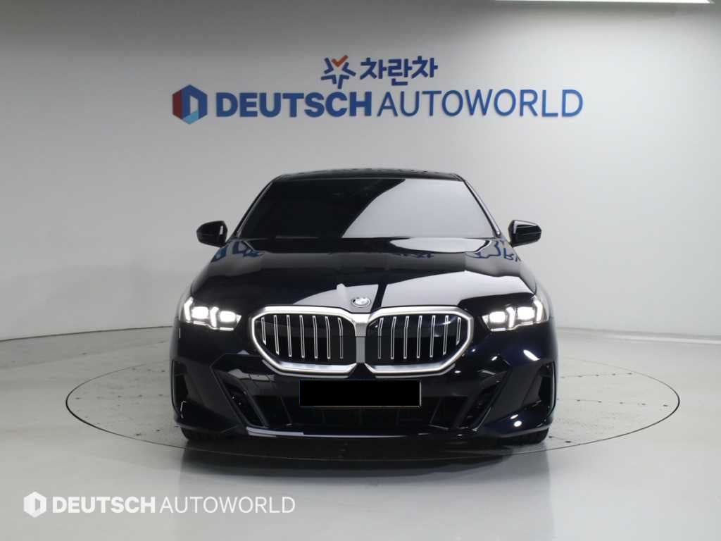 BMW 5-Series — photo 03