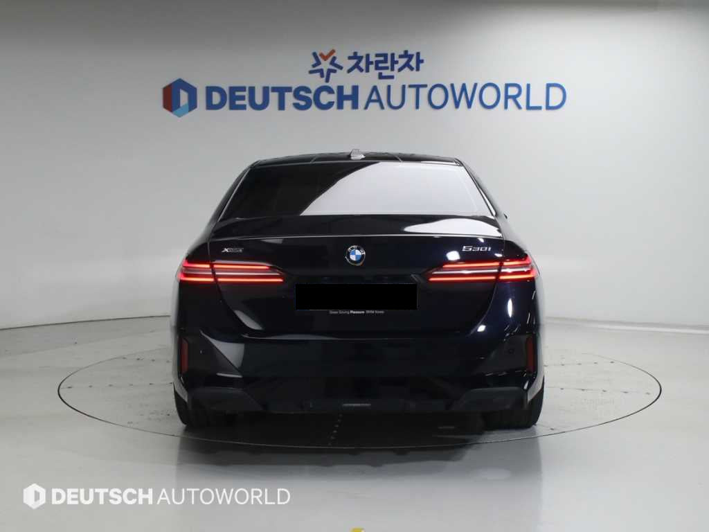 BMW 5-Series — photo 04