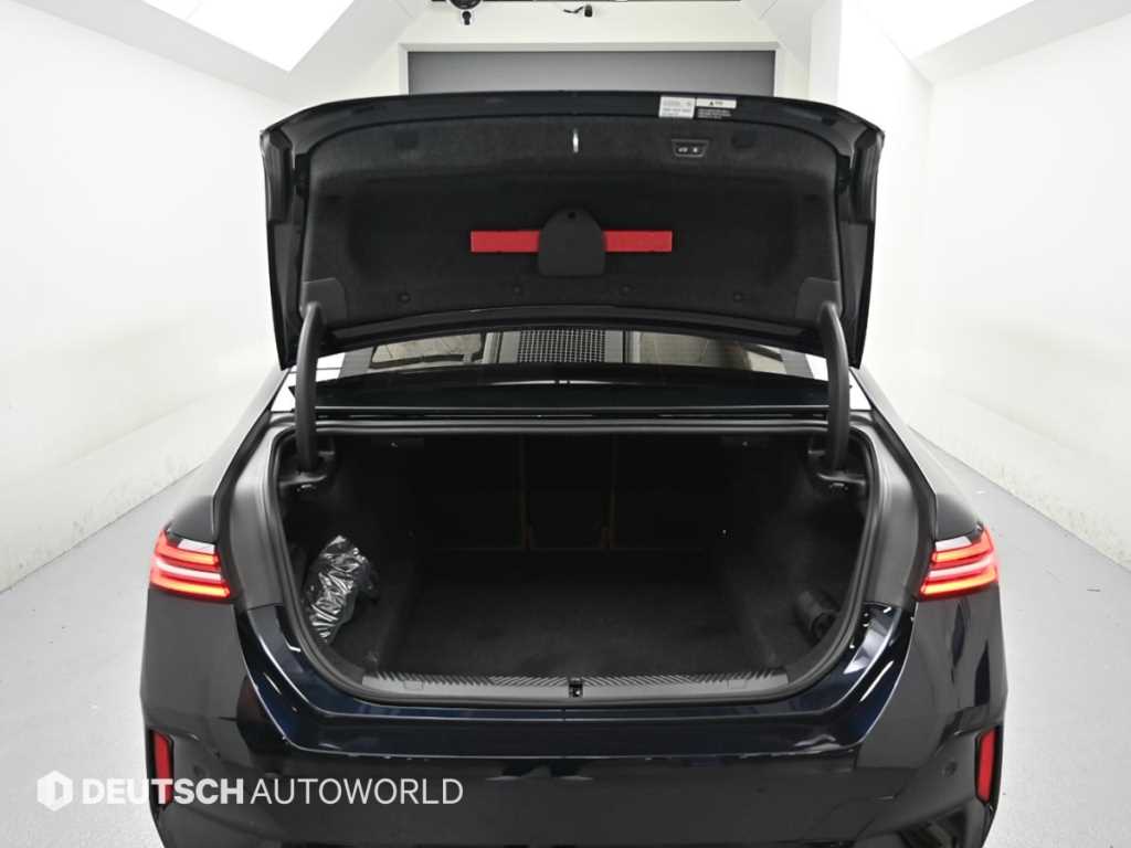 BMW 5-Series — photo 19