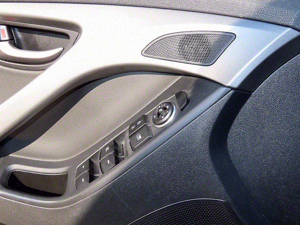 Hyundai Avante — photo 11