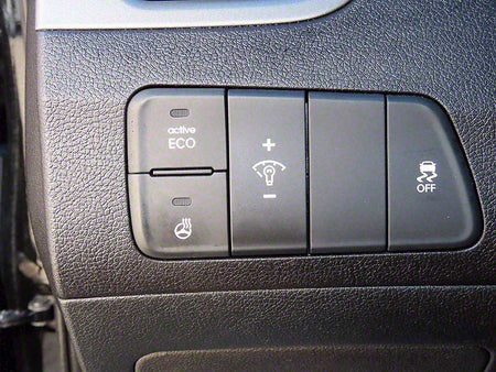 Hyundai Avante — photo 12