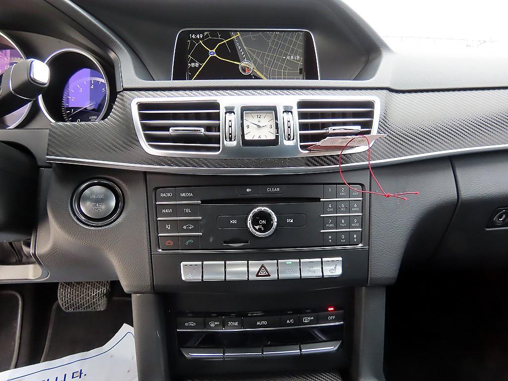 Mercedes-Benz E-Class — photo 14