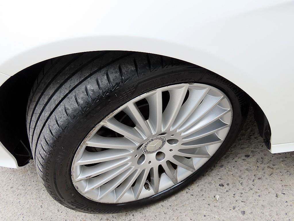 Mercedes-Benz E-Class — photo 20