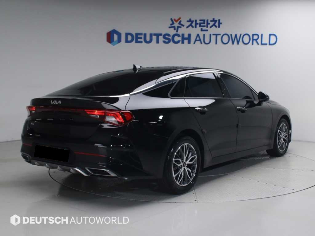 Kia K5 — photo 02