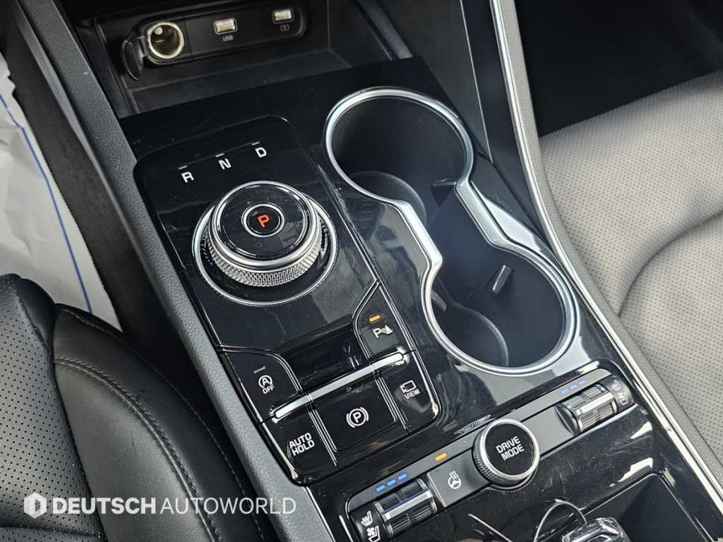 Kia K5 — photo 09