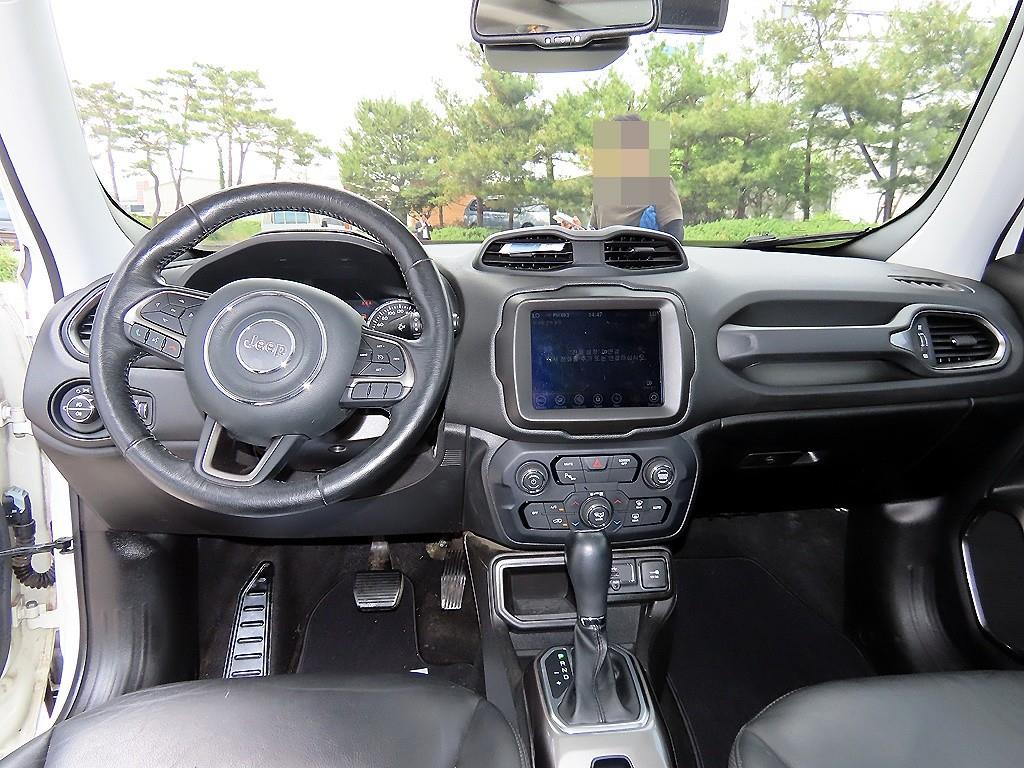 Jeep Renegade — photo 07