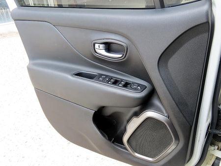 Jeep Renegade — photo 11