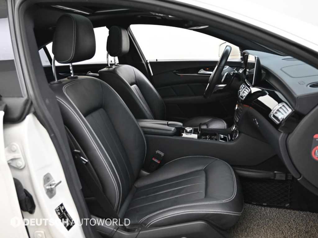 Mercedes-Benz CLS-Class — photo 10