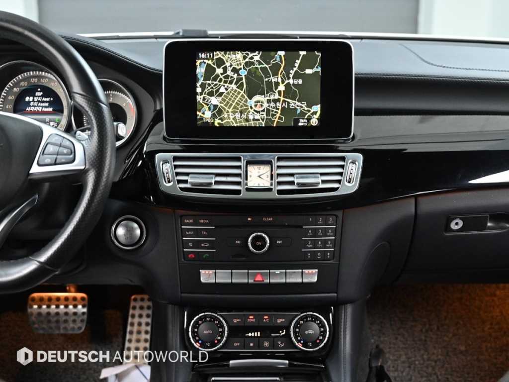 Mercedes-Benz CLS-Class — photo 14