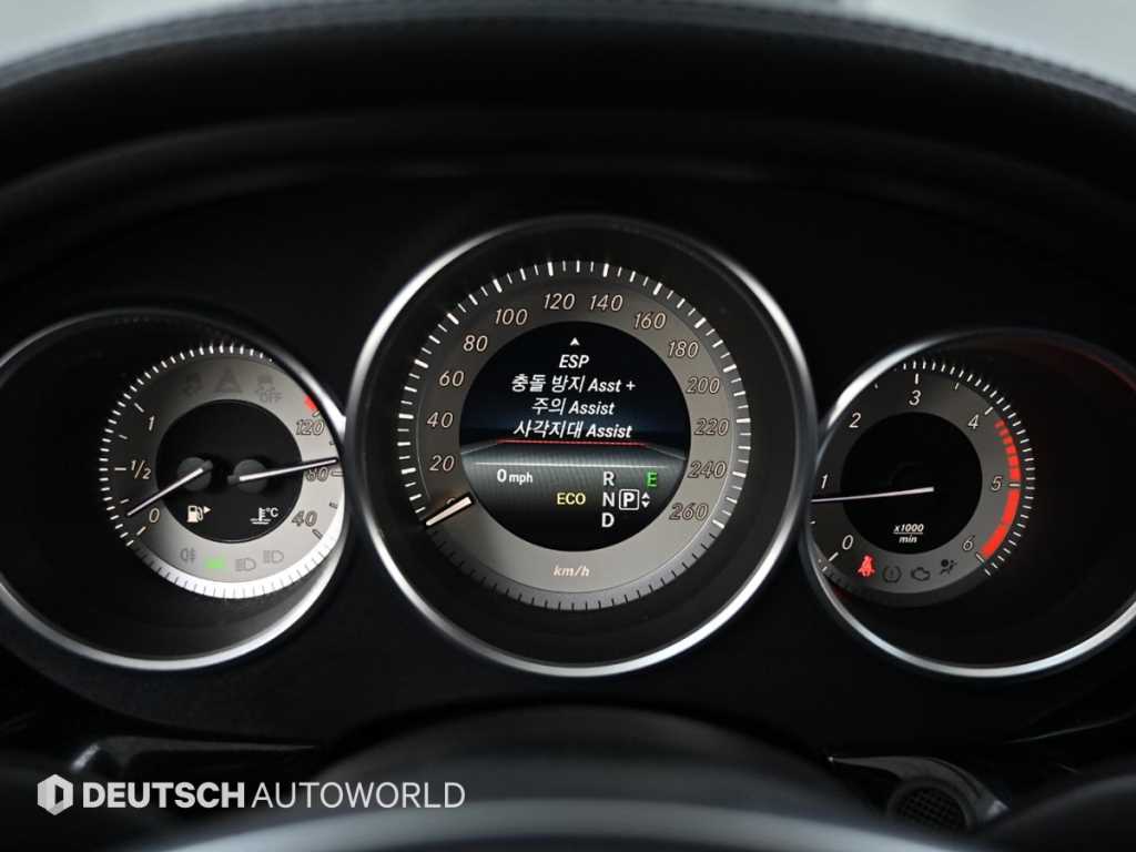 Mercedes-Benz CLS-Class — photo 17