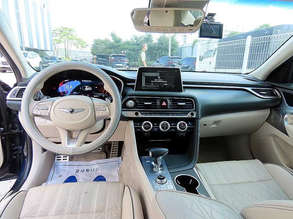 Genesis G70 — photo 07