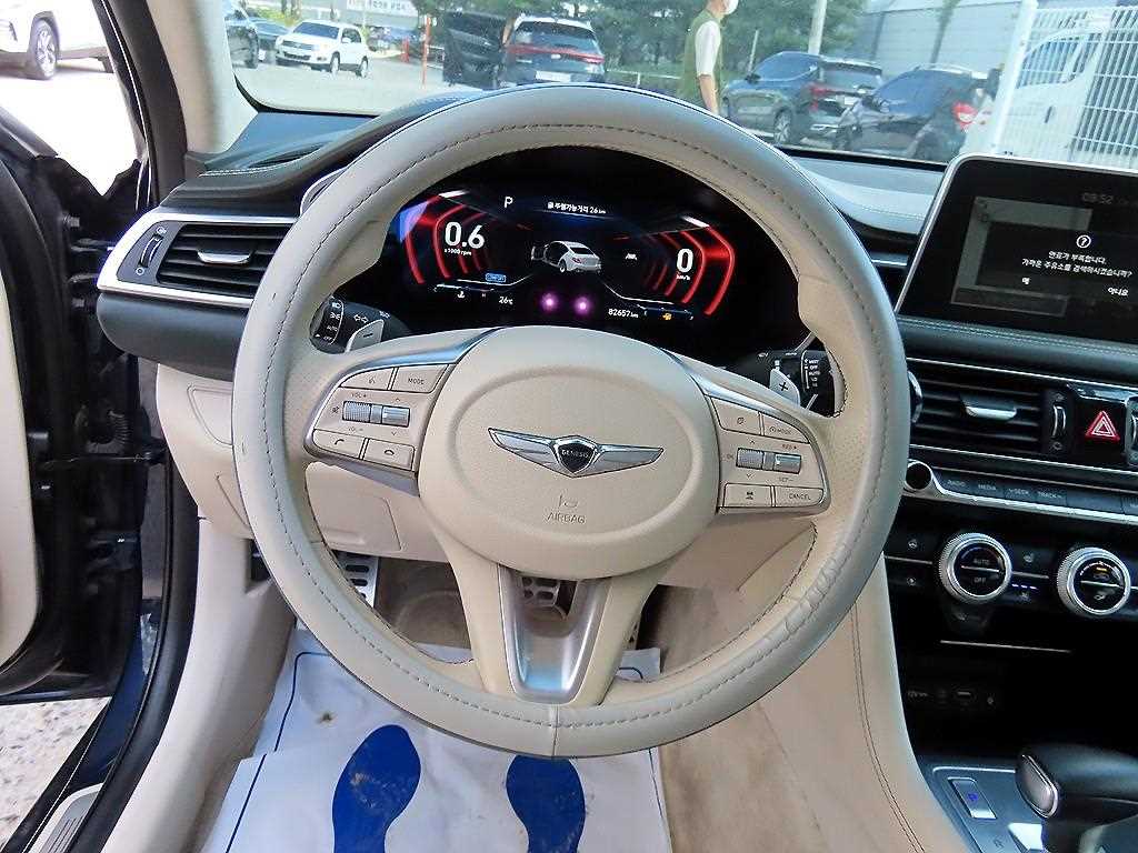 Genesis G70 — photo 08