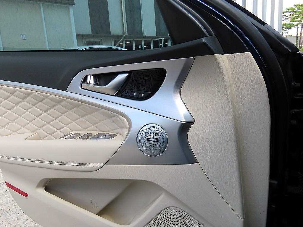 Genesis G70 — photo 12