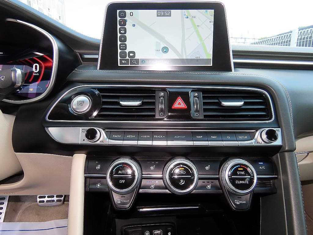 Genesis G70 — photo 14