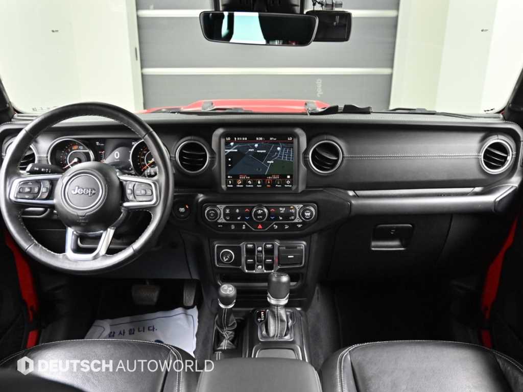 Jeep Wrangler — photo 07