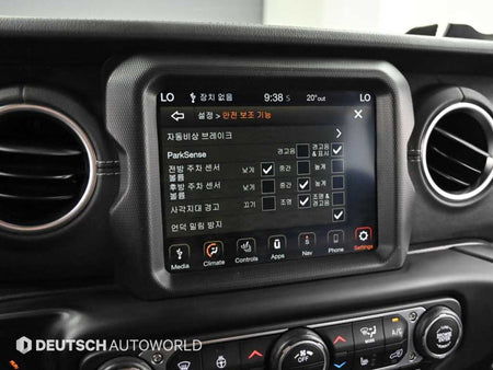 Jeep Wrangler — photo 16