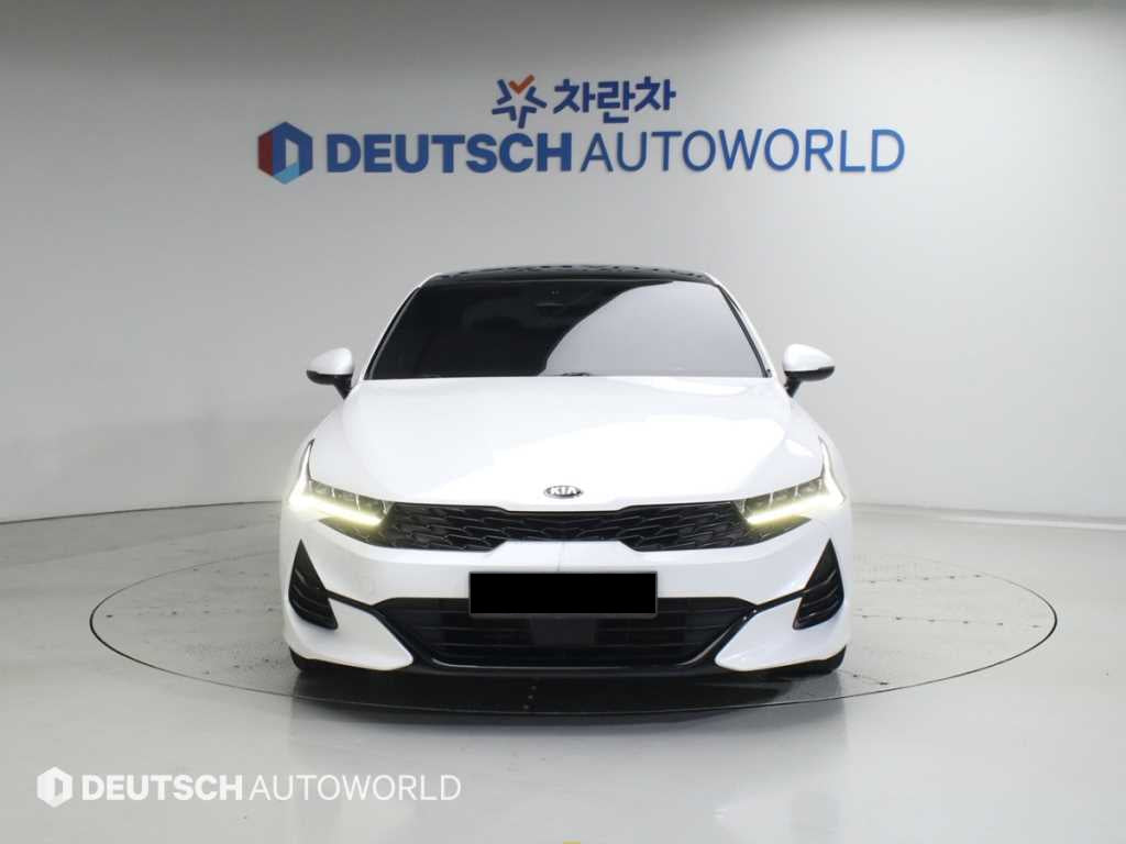 Kia K5 — photo 03