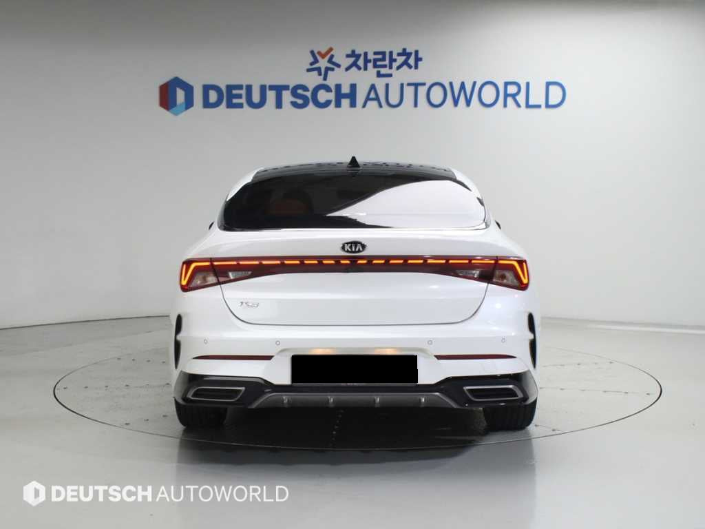 Kia K5 — photo 04