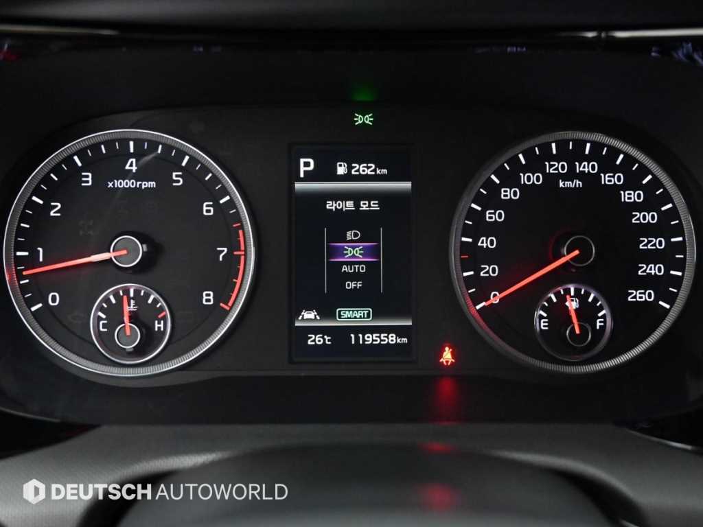 Kia K5 — photo 08