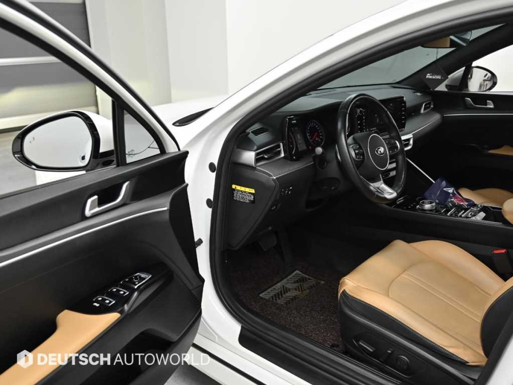 Kia K5 — photo 11
