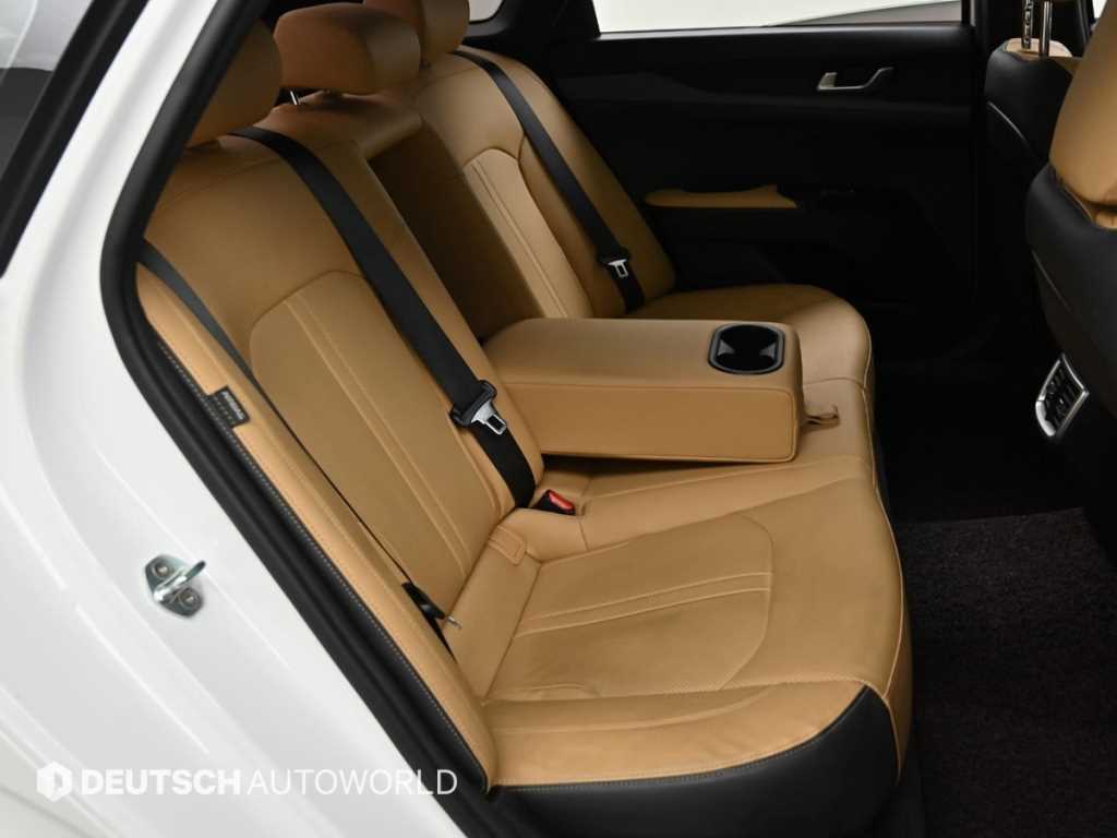 Kia K5 — photo 12