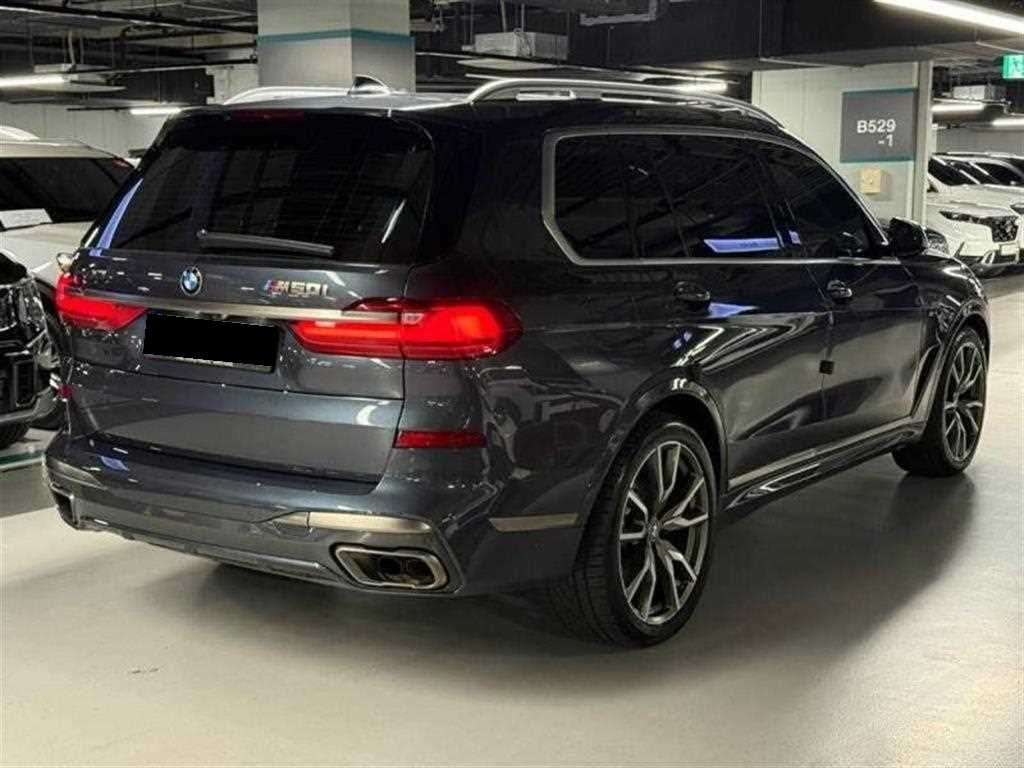 BMW X7 — photo 05