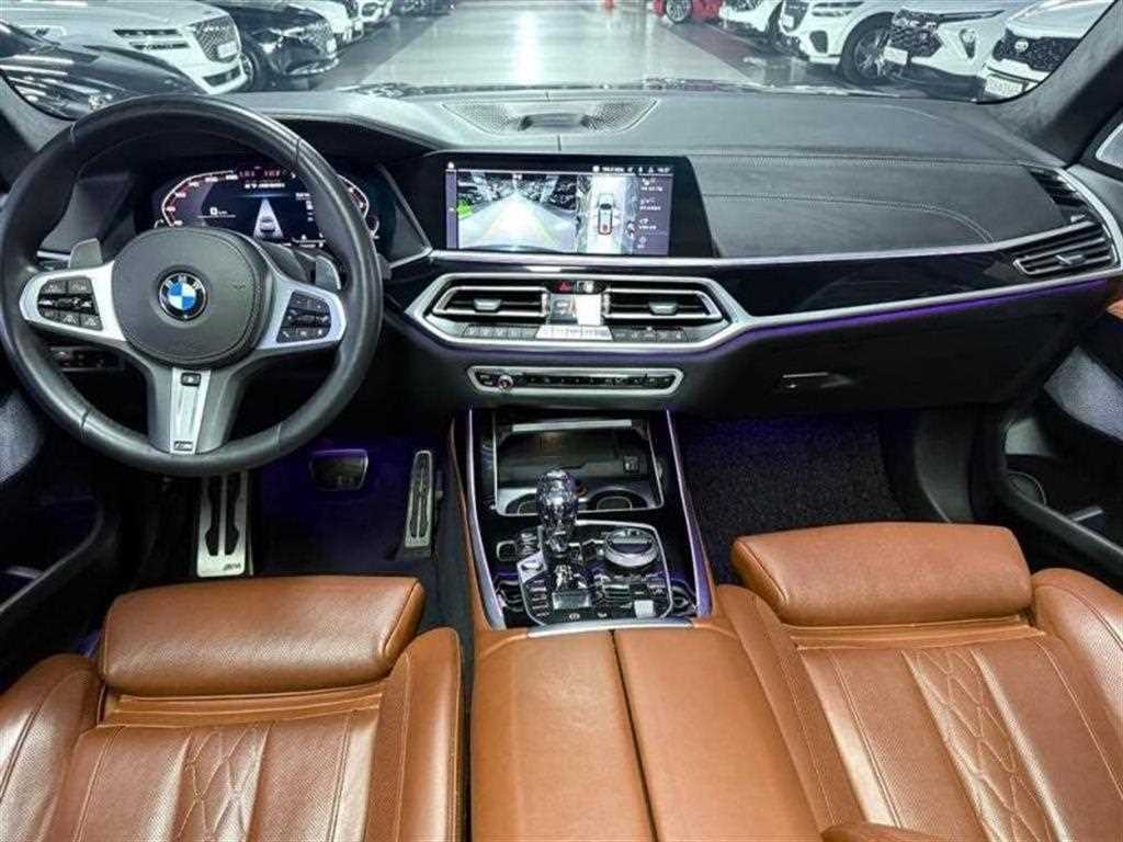BMW X7 — photo 07