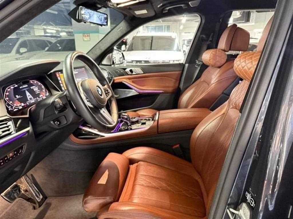 BMW X7 — photo 09