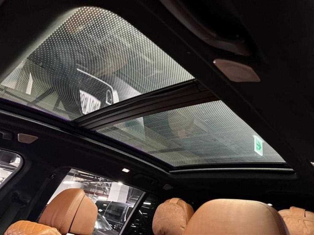 BMW X7 — photo 17
