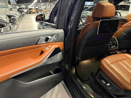 BMW X7 — photo 18