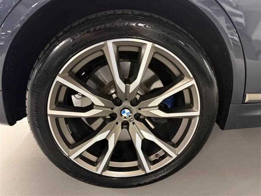 BMW X7 — photo 20